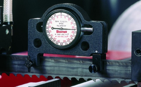 巴南锯切钛合金用双金属带锯条还是硬质合金带锯条？